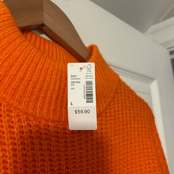 Ladies sweater size large - Picture 2 of 4